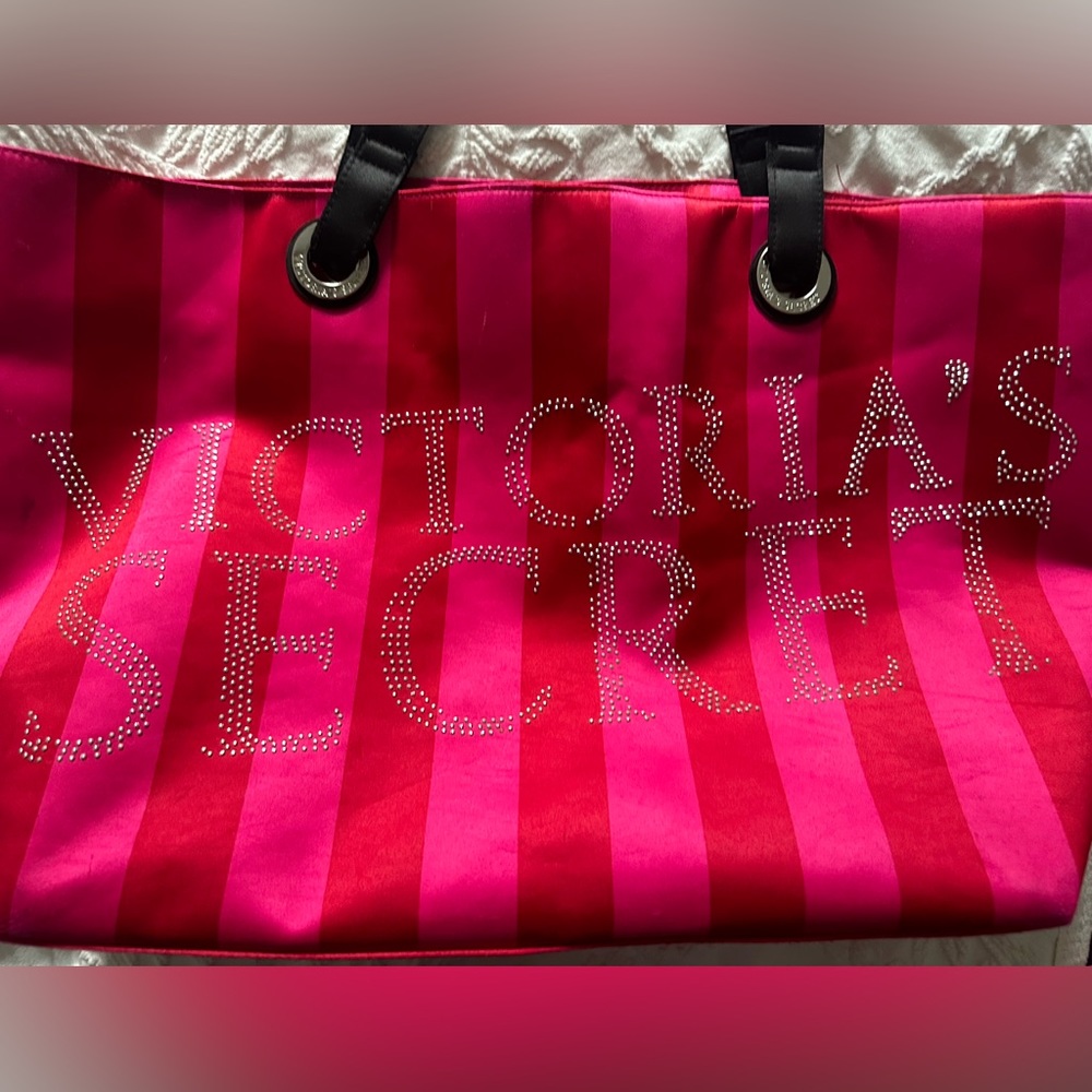 Large pink and red Victoria’s Secret tote bag with black handles - Picture 2 of 5